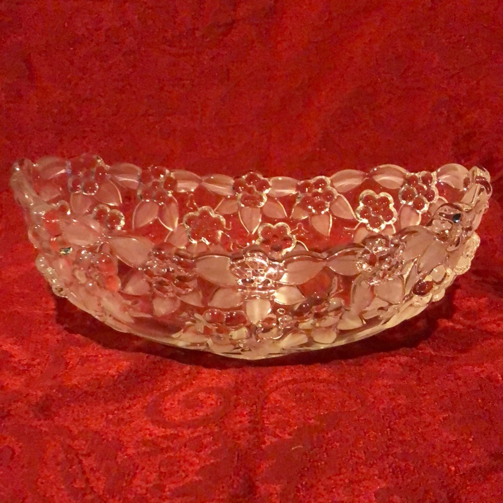 Mikasa Crystal Carmen Oval Bowl